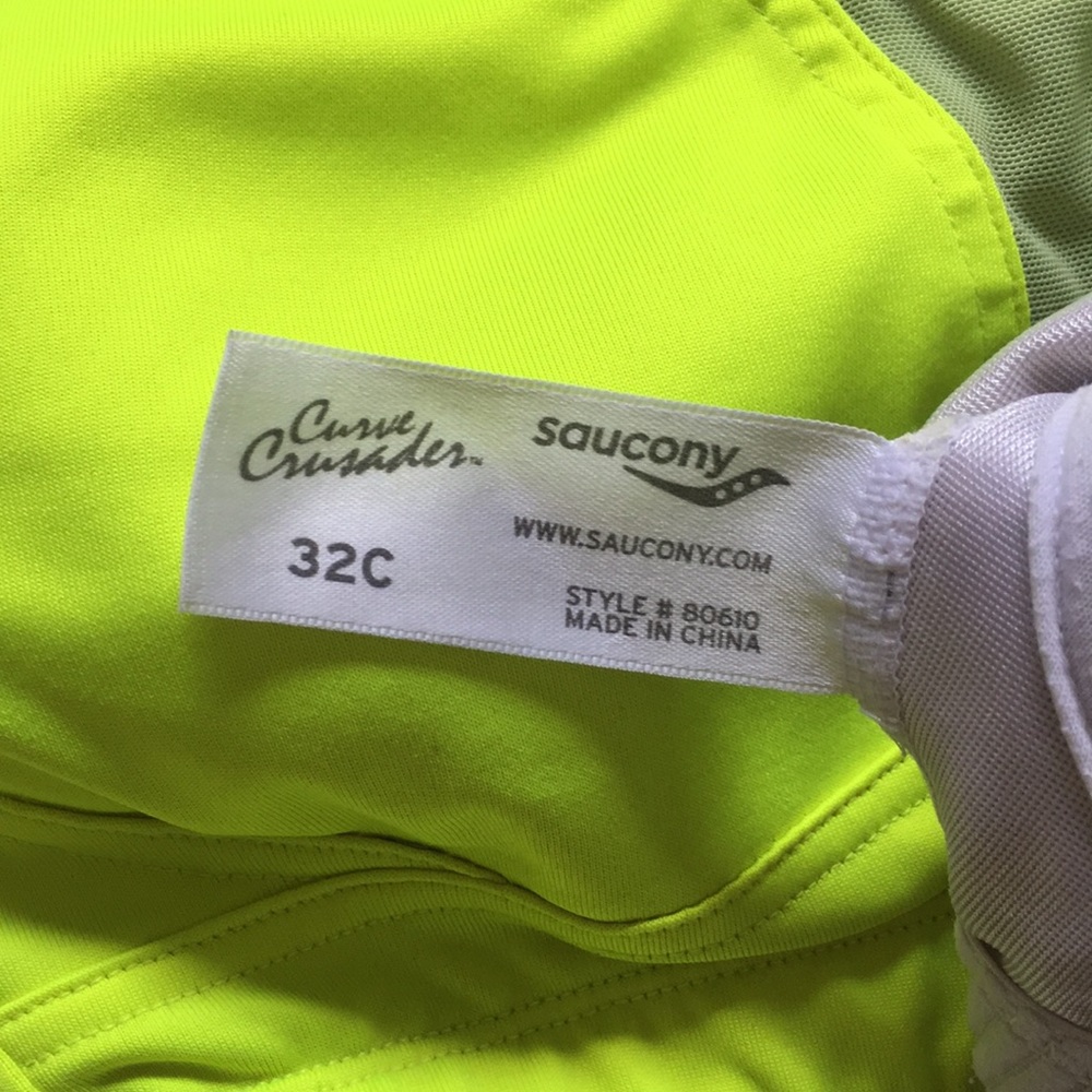 Saucony Curved Crusader Running Bras - Picture 2 of 3